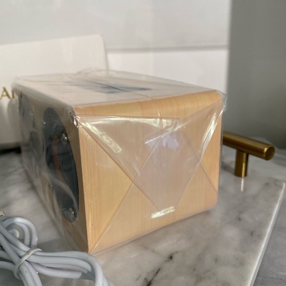 ✨Sold✨ Aritzia Bluetooth Speaker - Picture 5 of 7